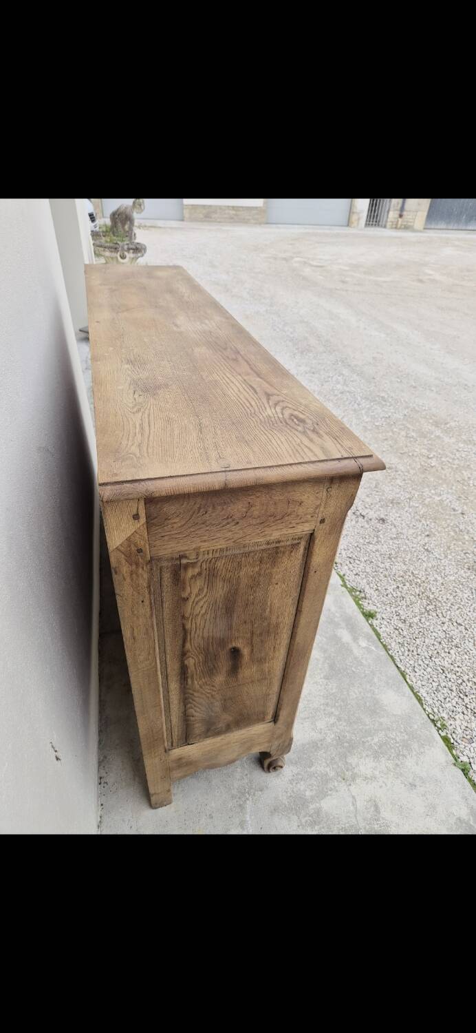 Louis XV period sideboard in solid oak Aerogommer
