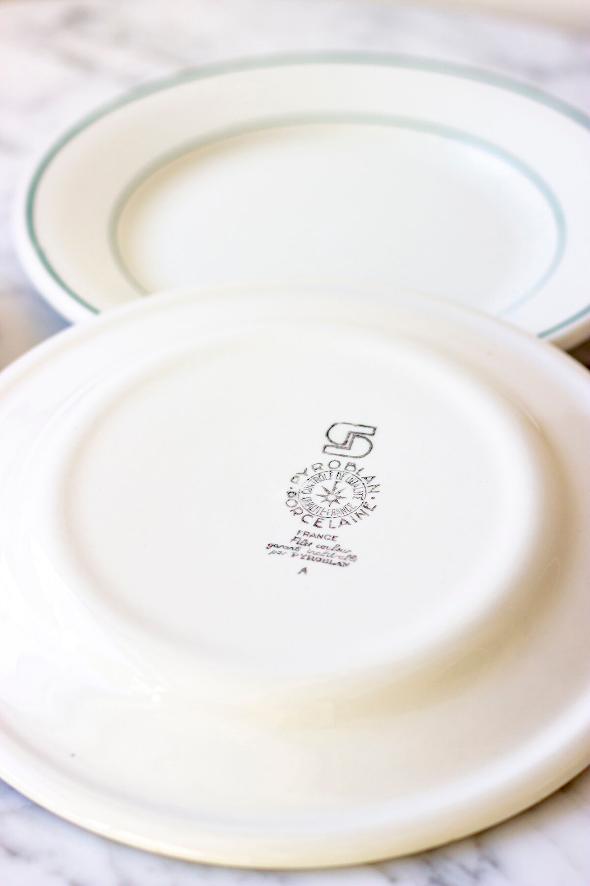 3 dessert plates bordered green - Pyroblan