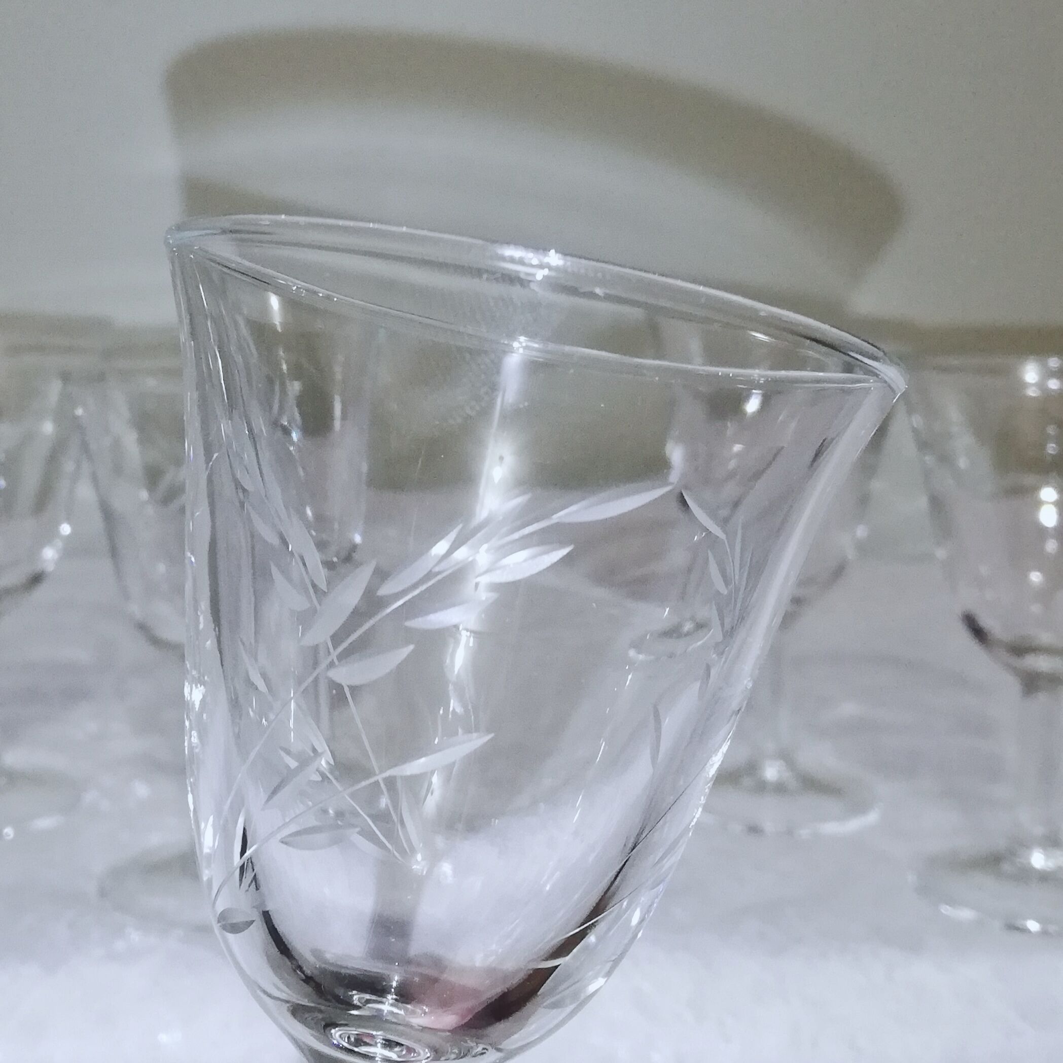 6 glasses with liqueur or aperitif glass decorated with engraved ears