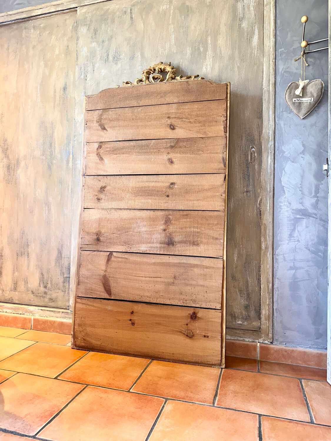 Antique mirror with a Louis XVI pediment