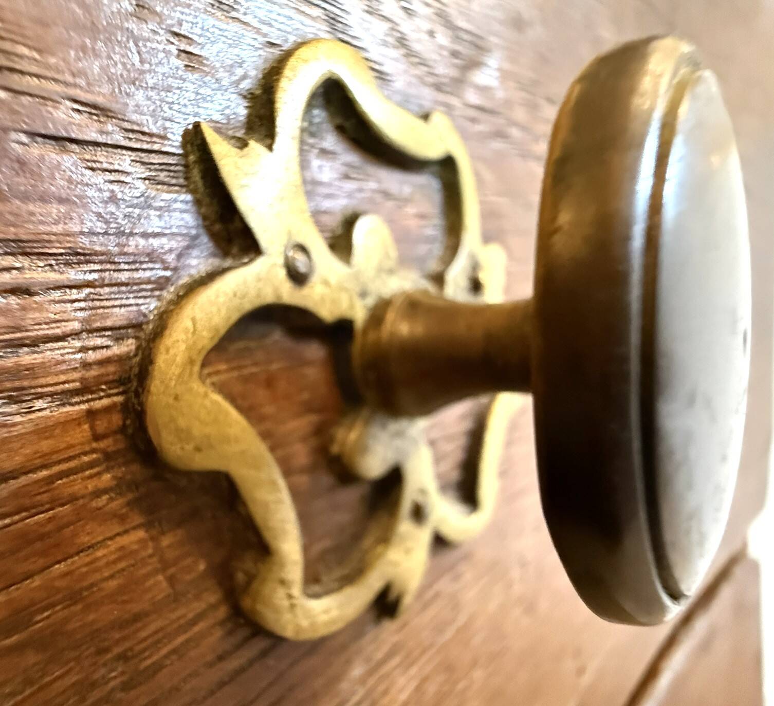 Commode alsacienne XVIIIe siècle – chêne – très beau galbe