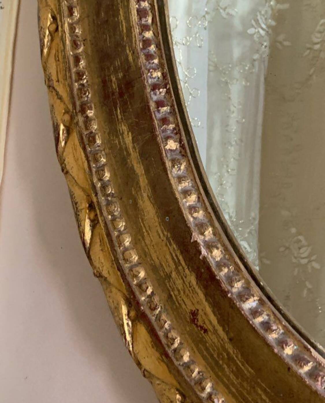 Antique oval mirror with gold leaf – Pediment with bow & floral motifs style