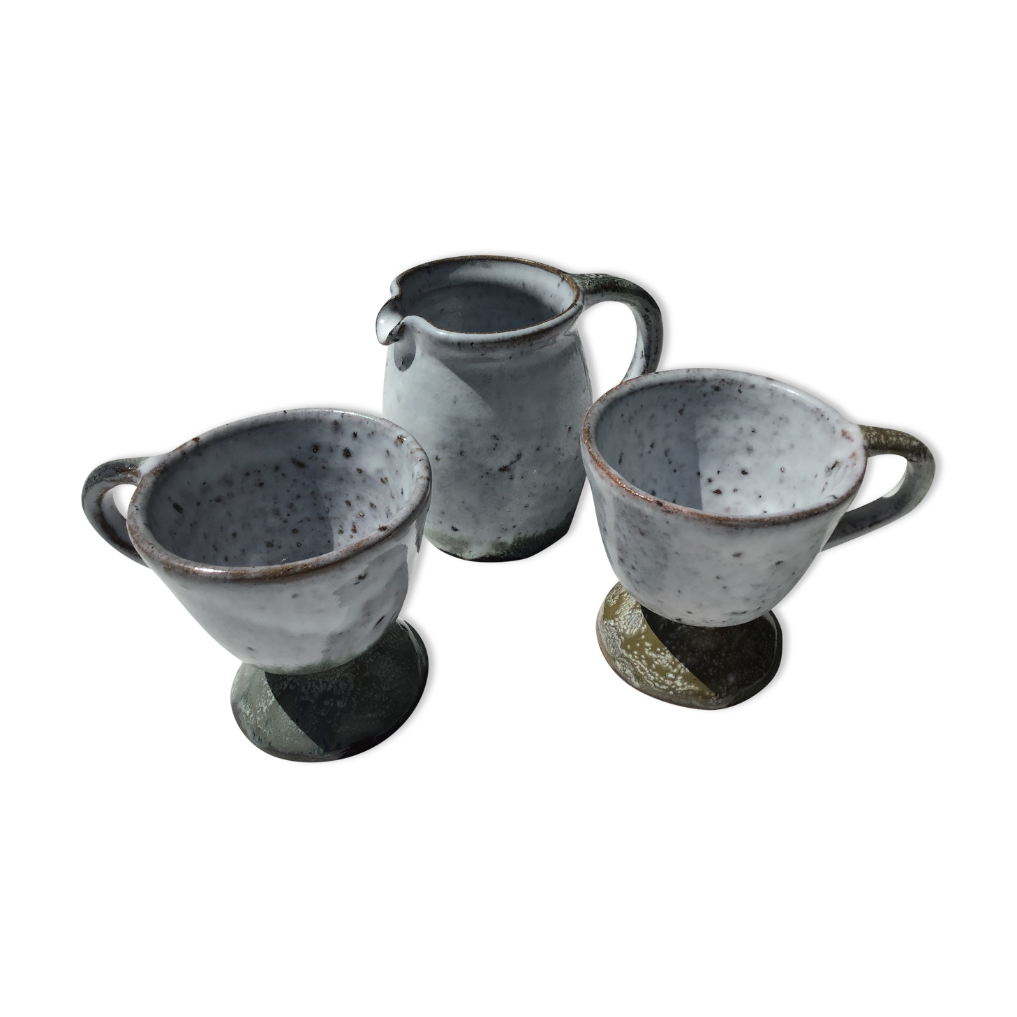 Signed grey-white artisanal stoneware cups and pot