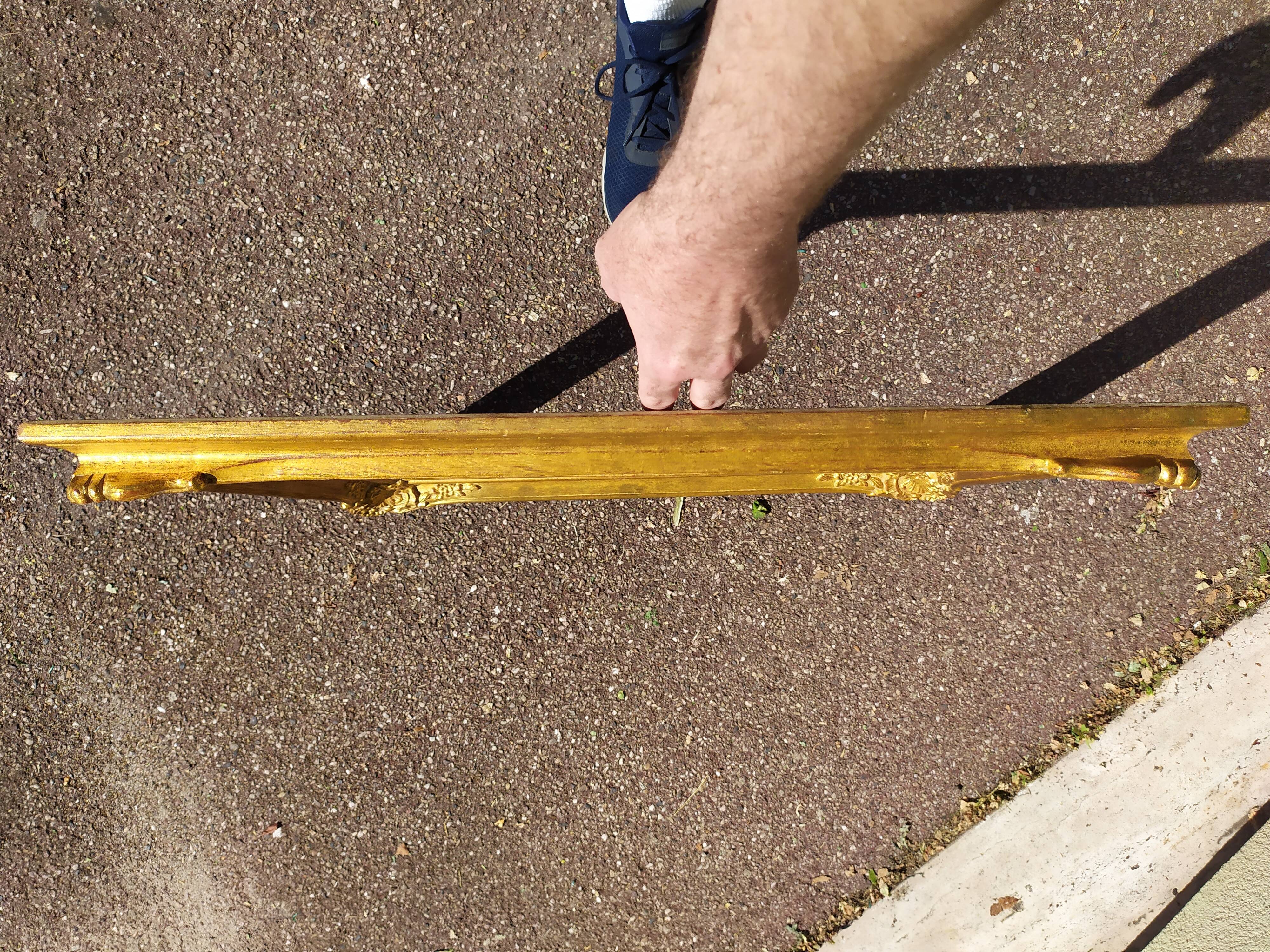 Old frame in gilded wood 58 x 68 cm