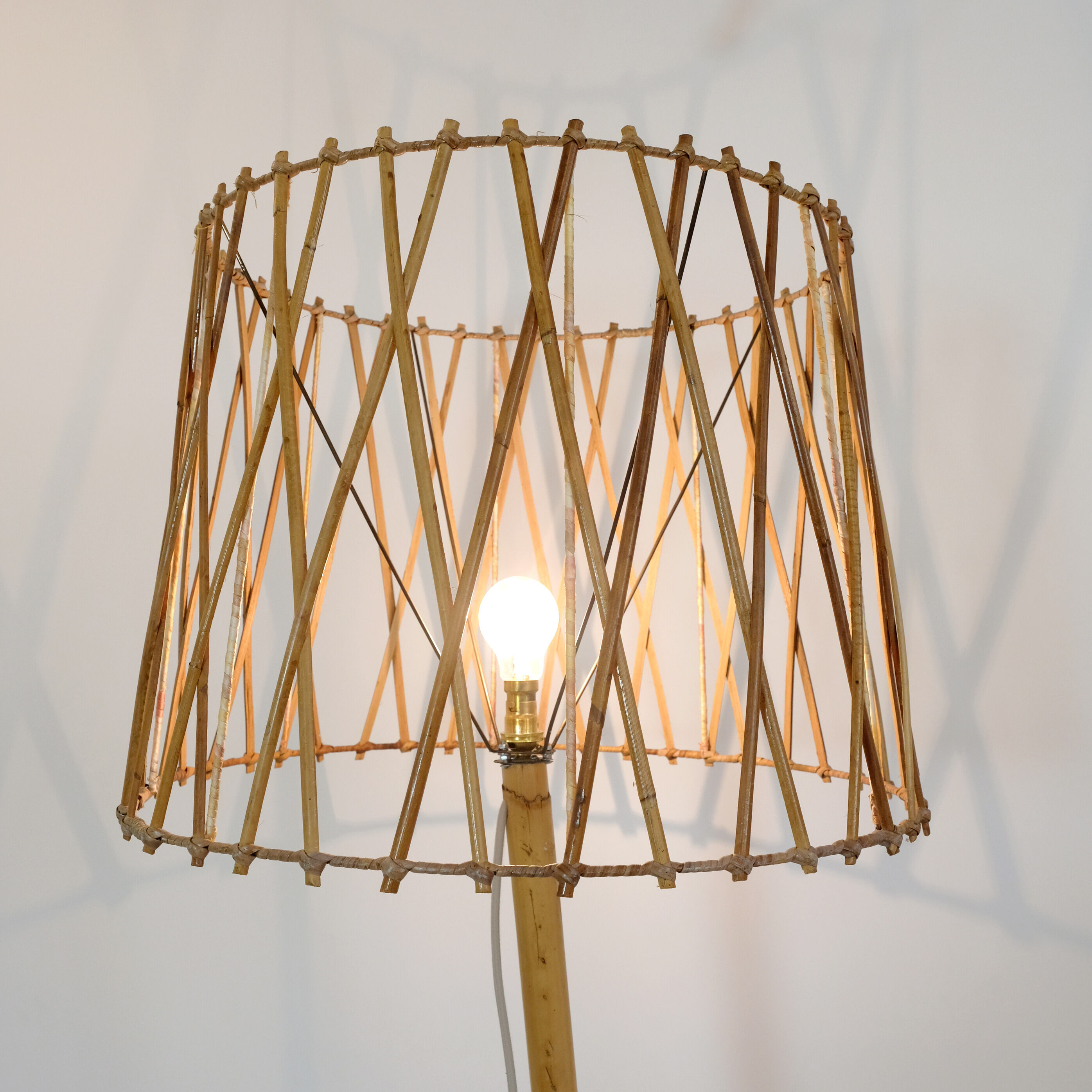 Rattan floor lamp from the 60/70s