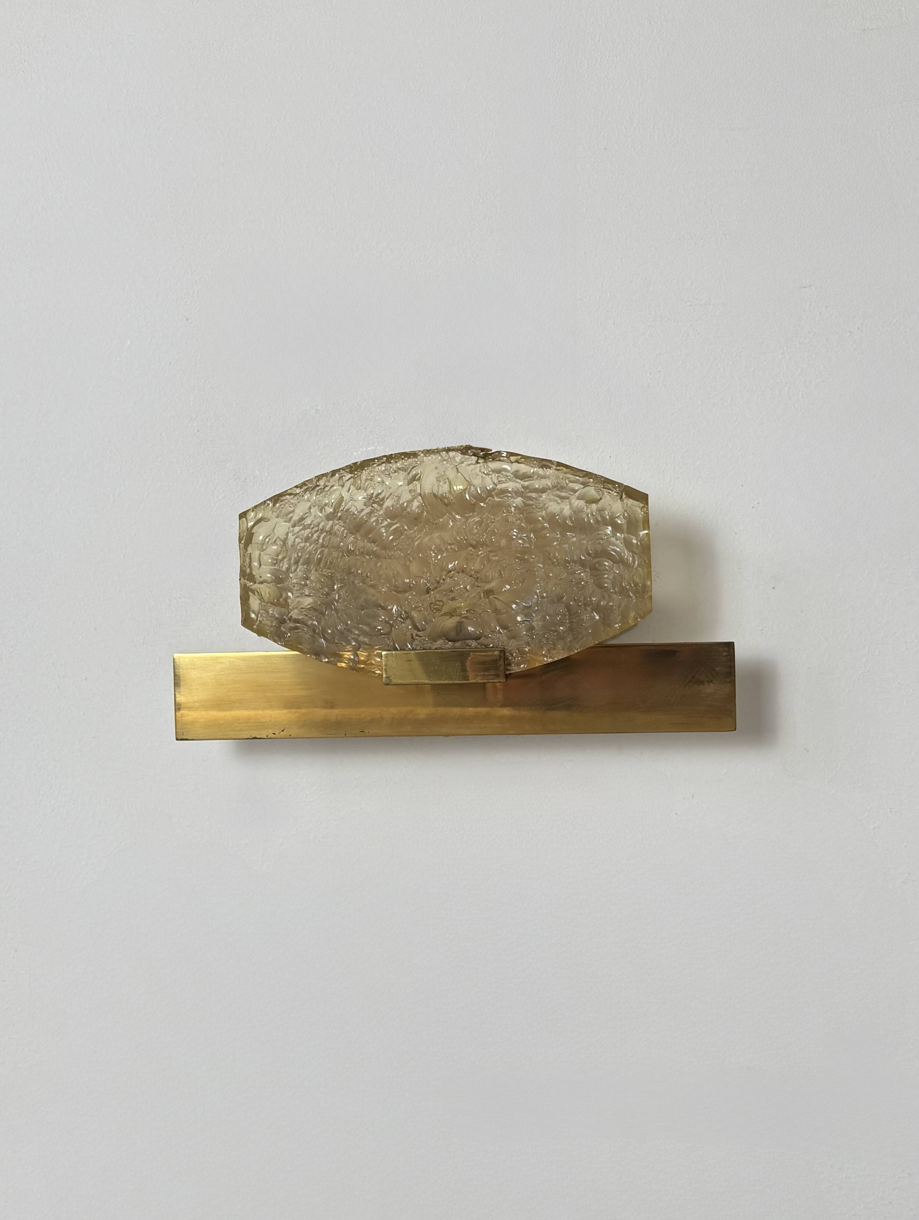 Vintage wall light attributed to Serge Mouille, brass and resin, Dallux France.