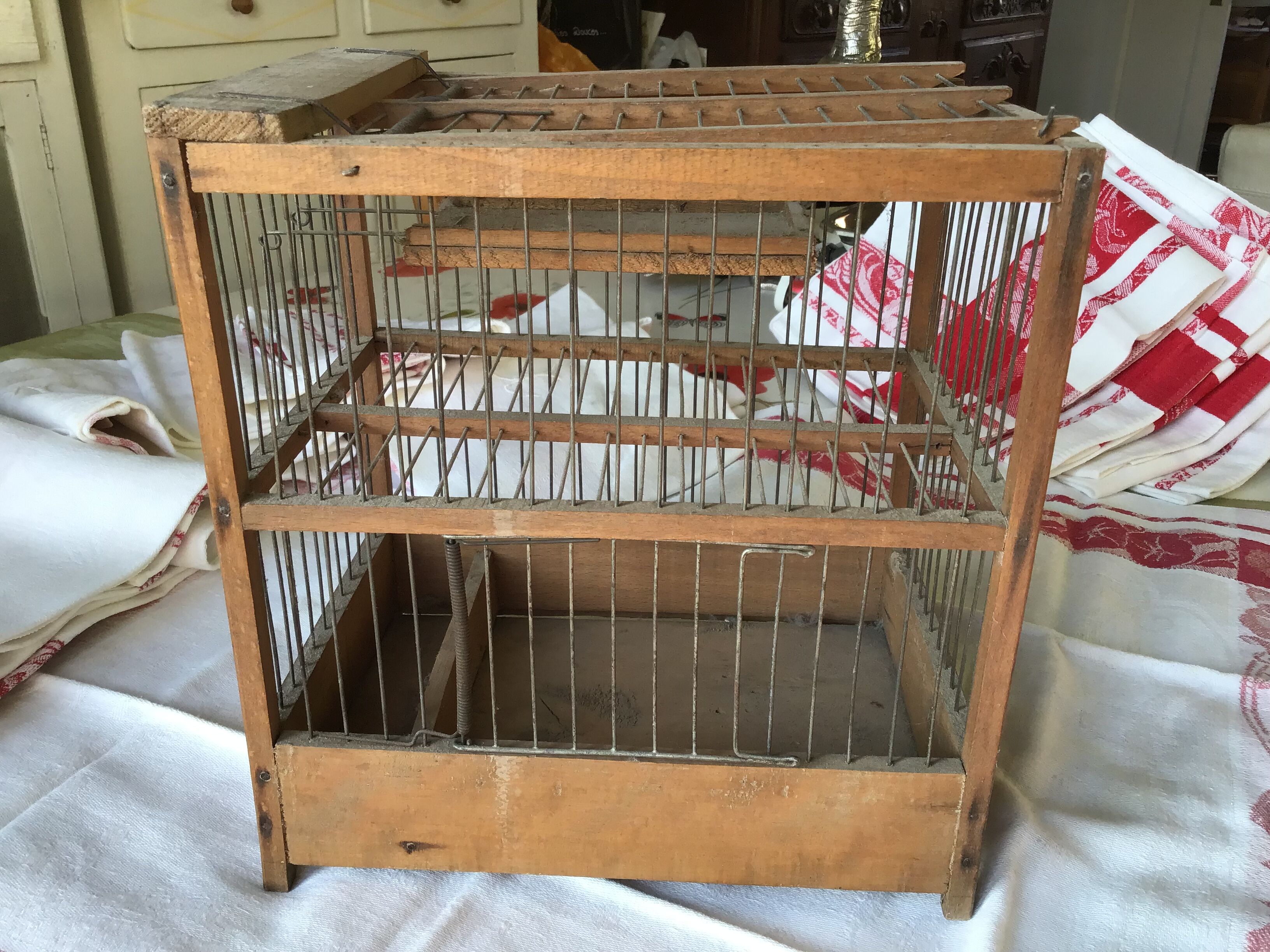 Cage à oiseaux en bois et fer