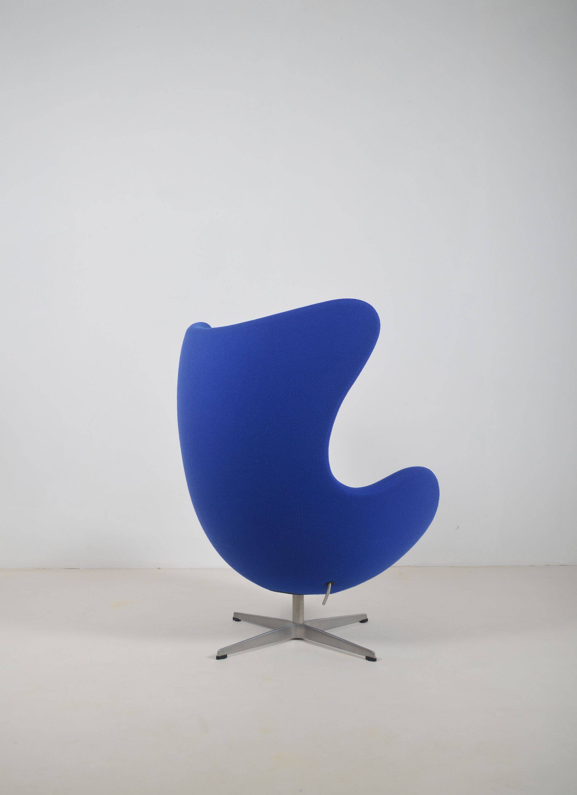 Egg Chair designed by Arne Jacobsen for Fritz Hansen