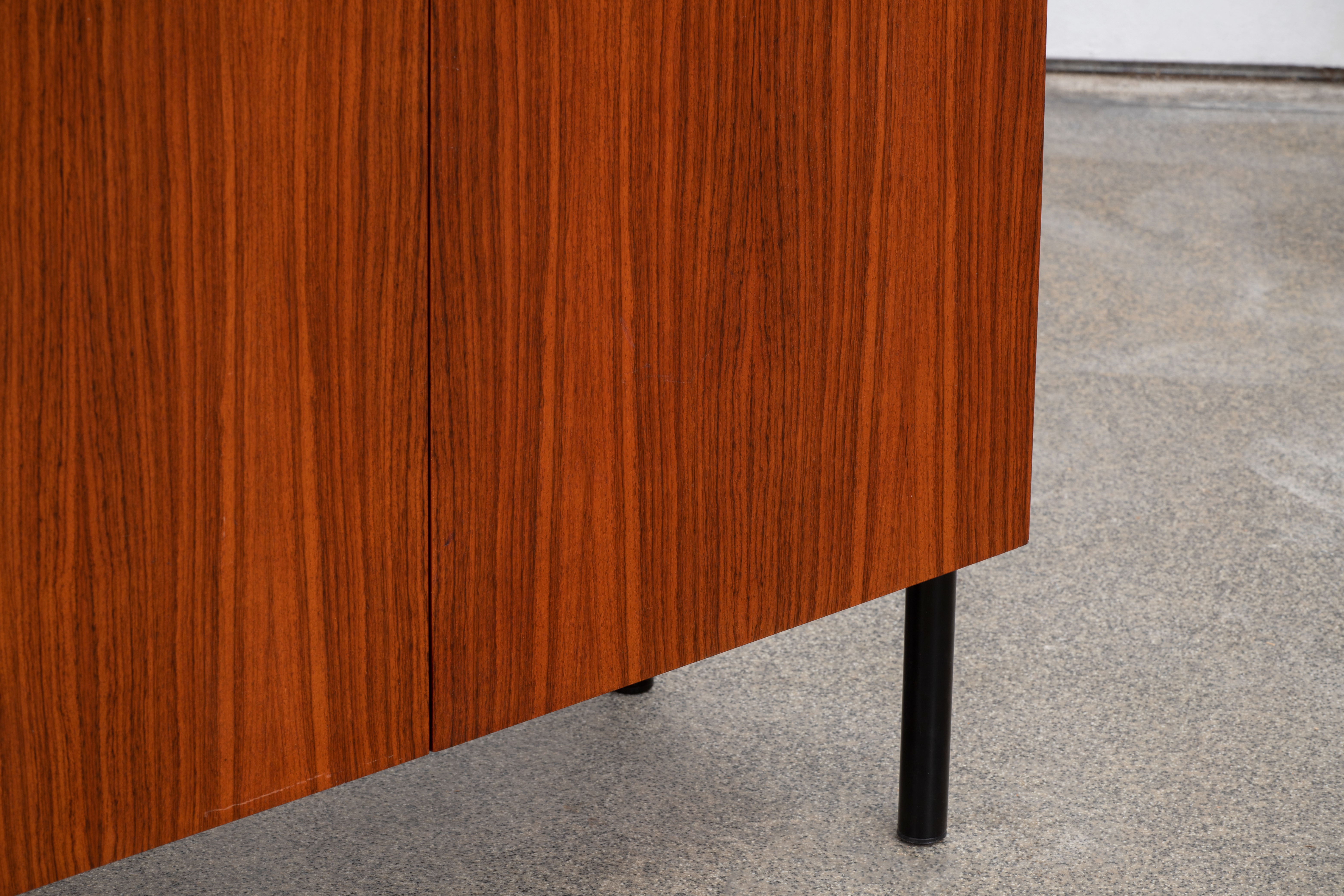 Scandinavian chest of drawers 90 cm