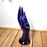 Hand ring and vintage ceramic soliflore