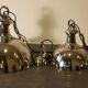 Suspension en nickel, style industriel.