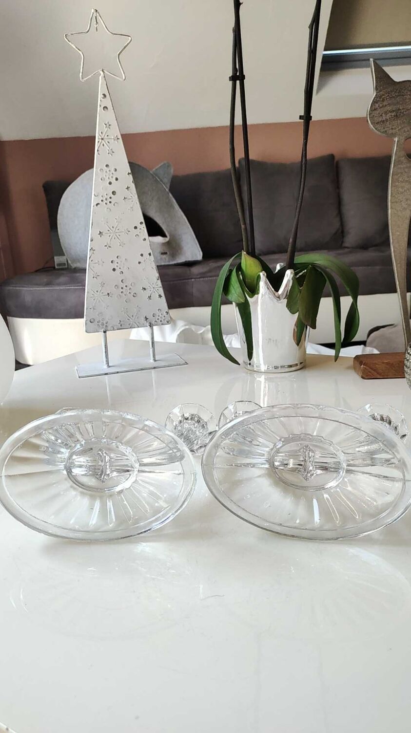 Pair of art deco candlesticks with 2 flames, molded crystal