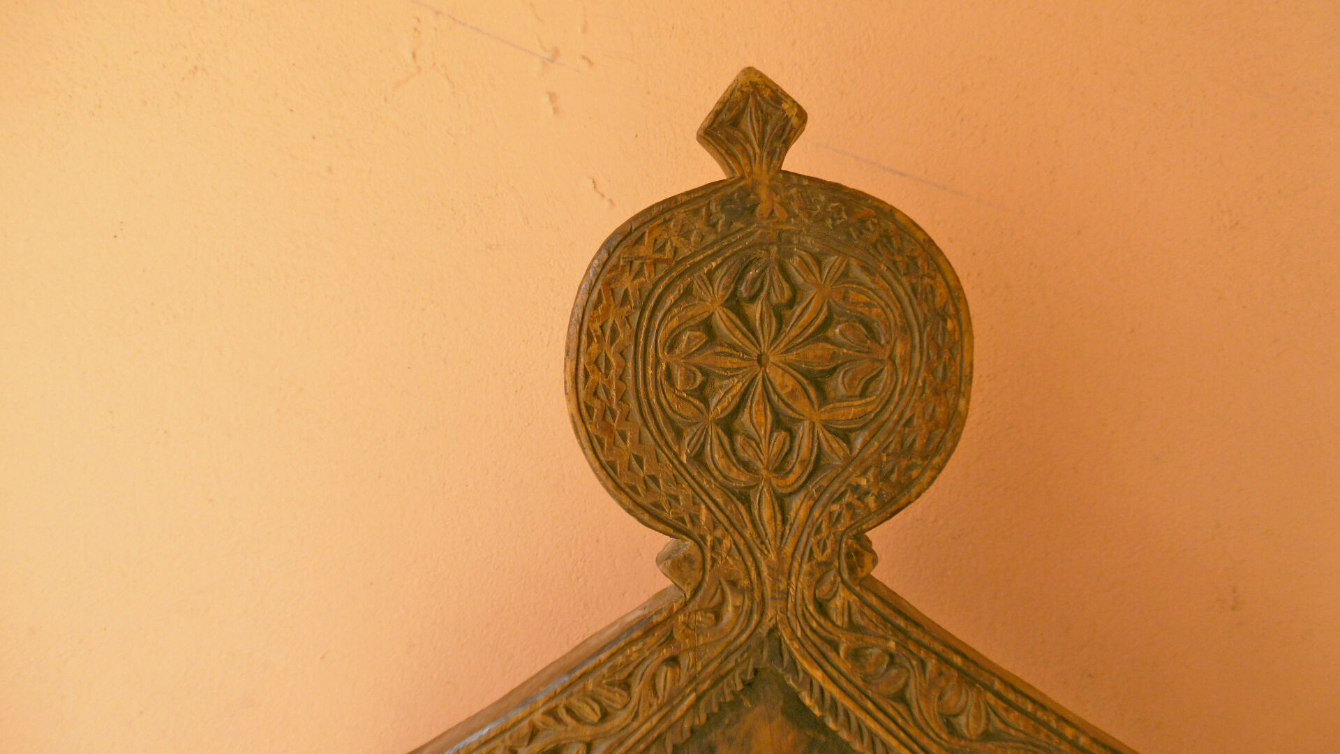 Ancient indian coffee table - massive teak