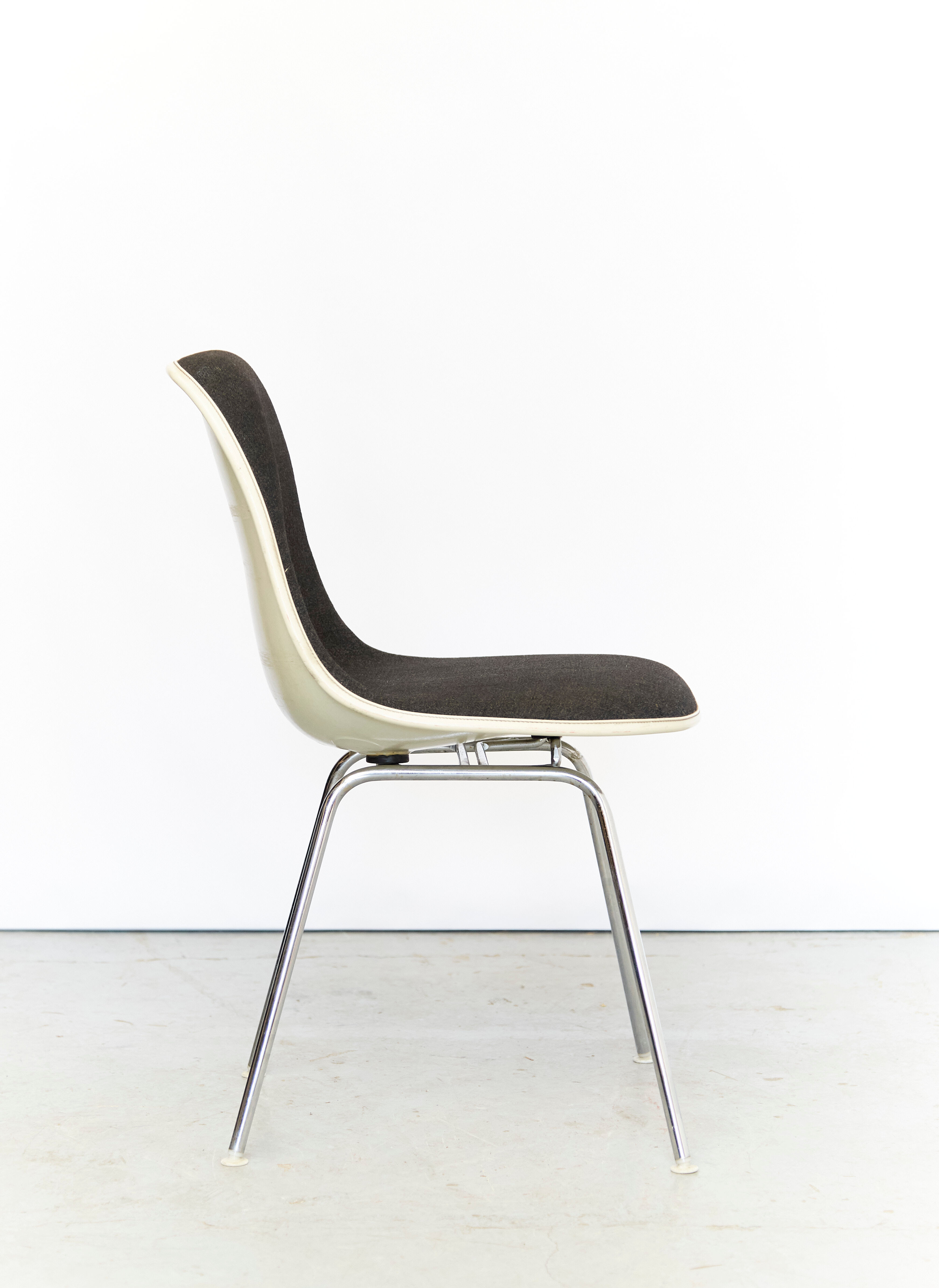 Charles & Ray Eames fiberglass sidehair DSS for Herman Miller Fehlbaum