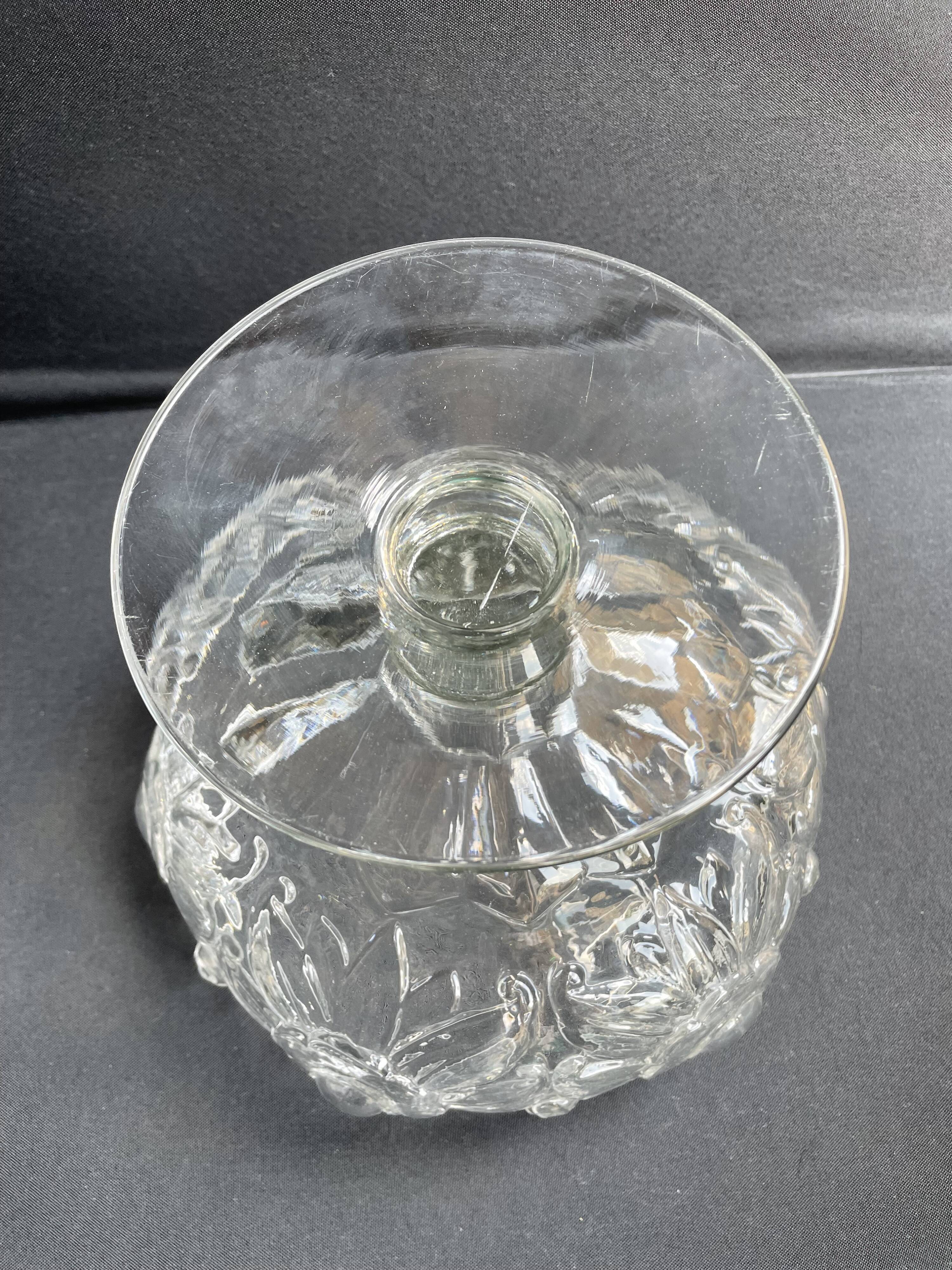Fruit cup in molded crystal
