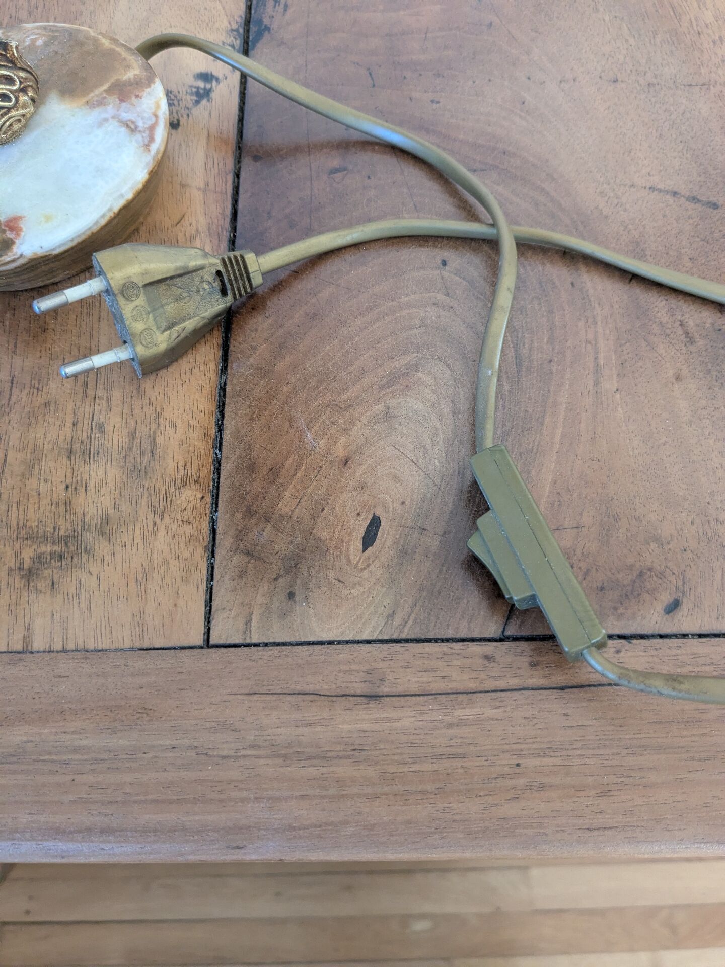 Lampe vintage en onyx et laiton