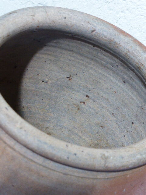 Sandstone pot with handle