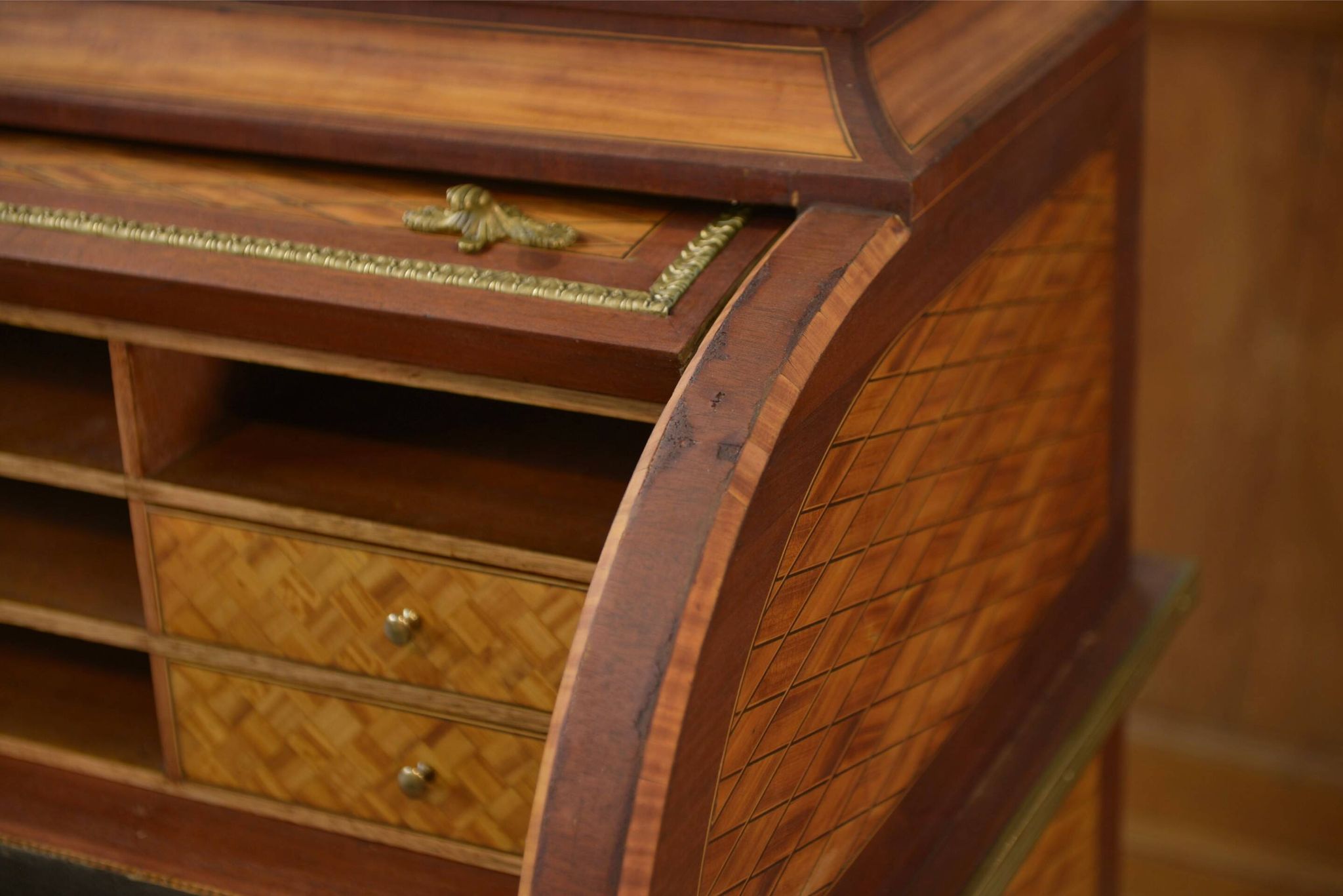 Louis XVI style cylinder desk in marquetry from the Napoleonic III period.