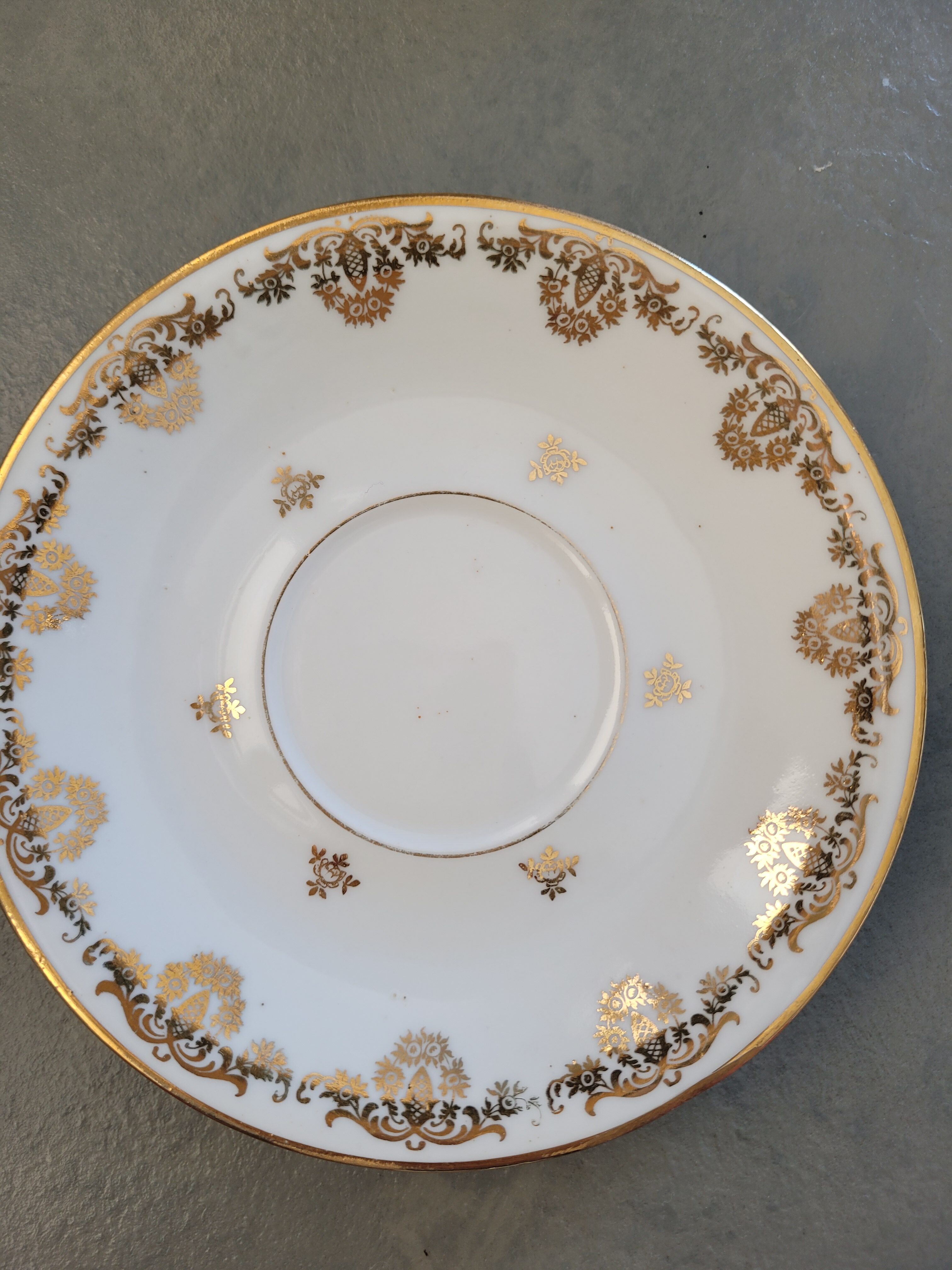 Set of 4 tea or coffee cups in Limoges porcelain