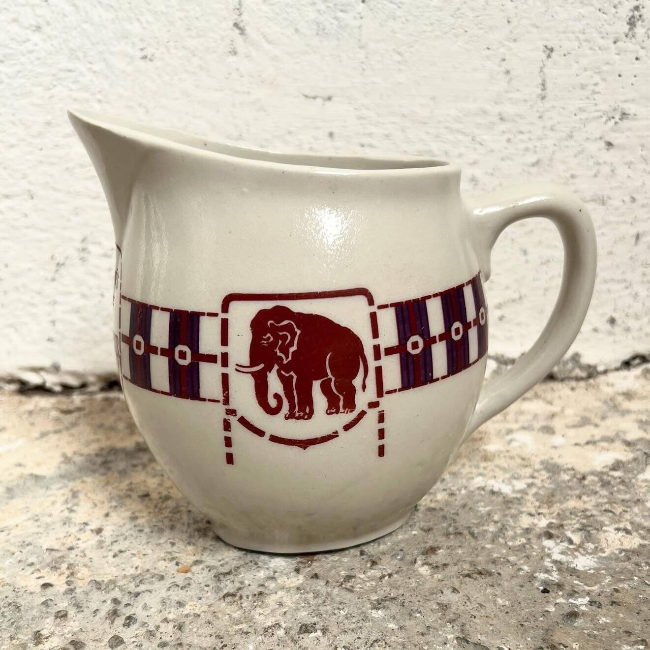 Coffee pitcher from the black elephant Toulouse