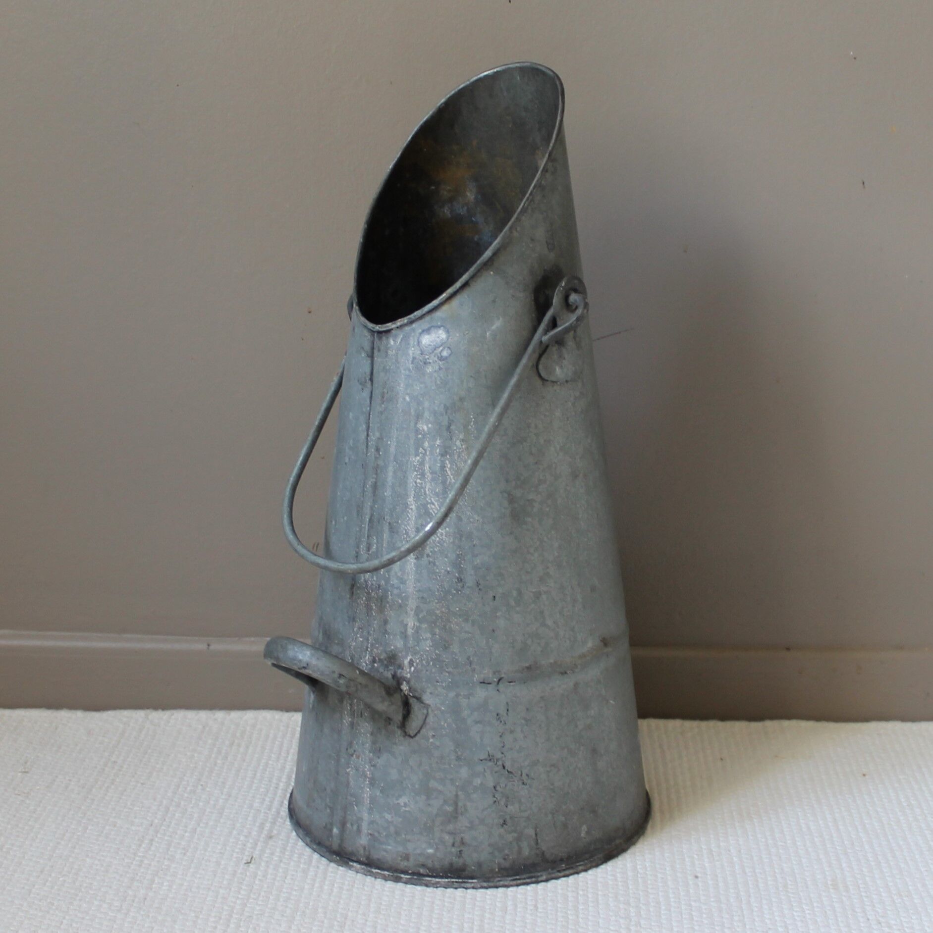 Seau à charbon vintage en zinc