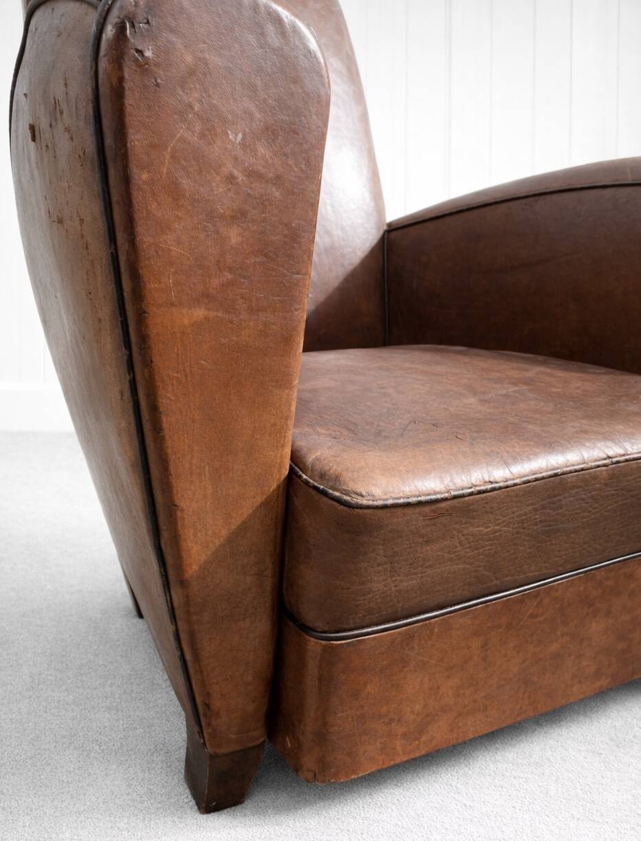 Pair of leather club armchairs – Mid-20th century