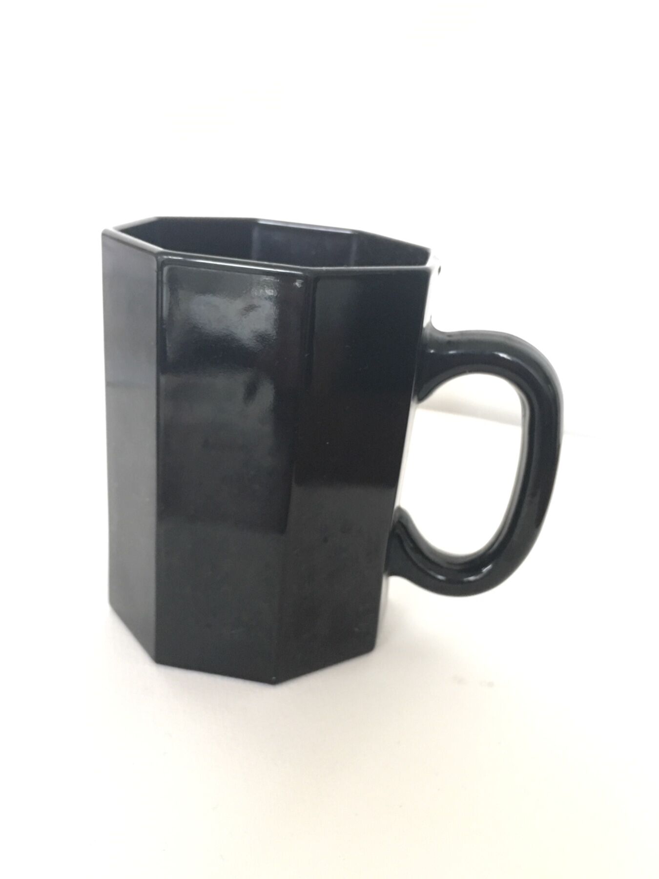 Honeycomb cups in black opaline