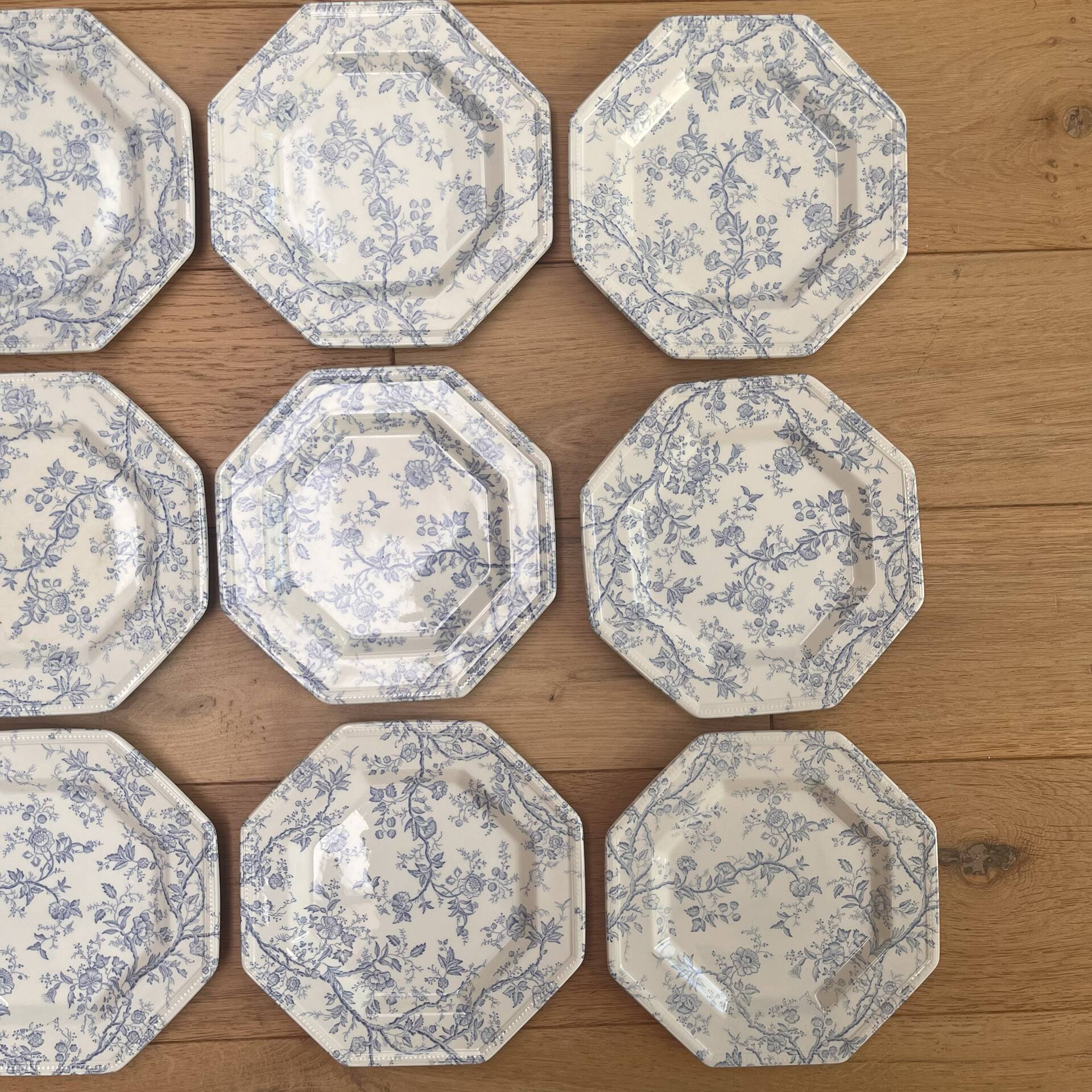 12 dessert plates Johnson Brothers Hyde Park