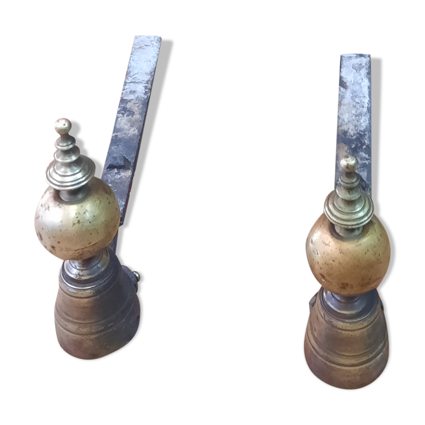 Fireplace set chenets firewall