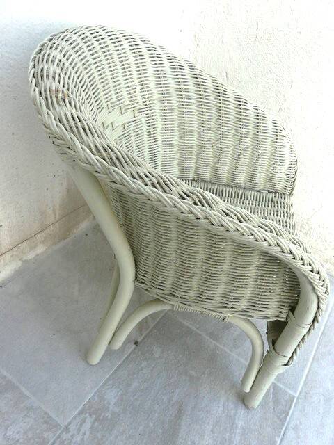 Fauteuil enfant en rotin blanc  vintage