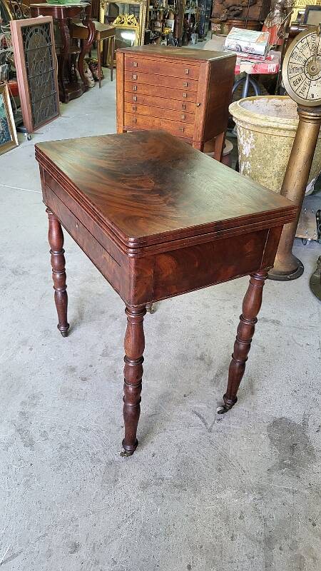 TABLE A JEUX EN ACAJOU ECRITOIRE BUREAU