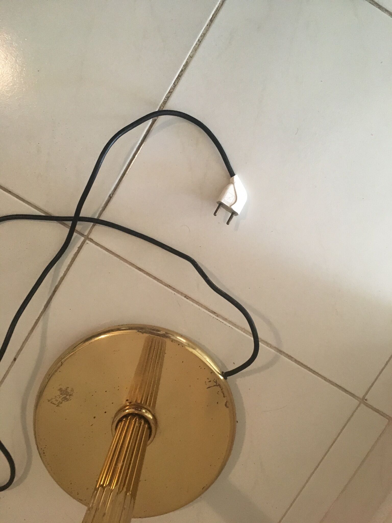 Vintage reader lamppost