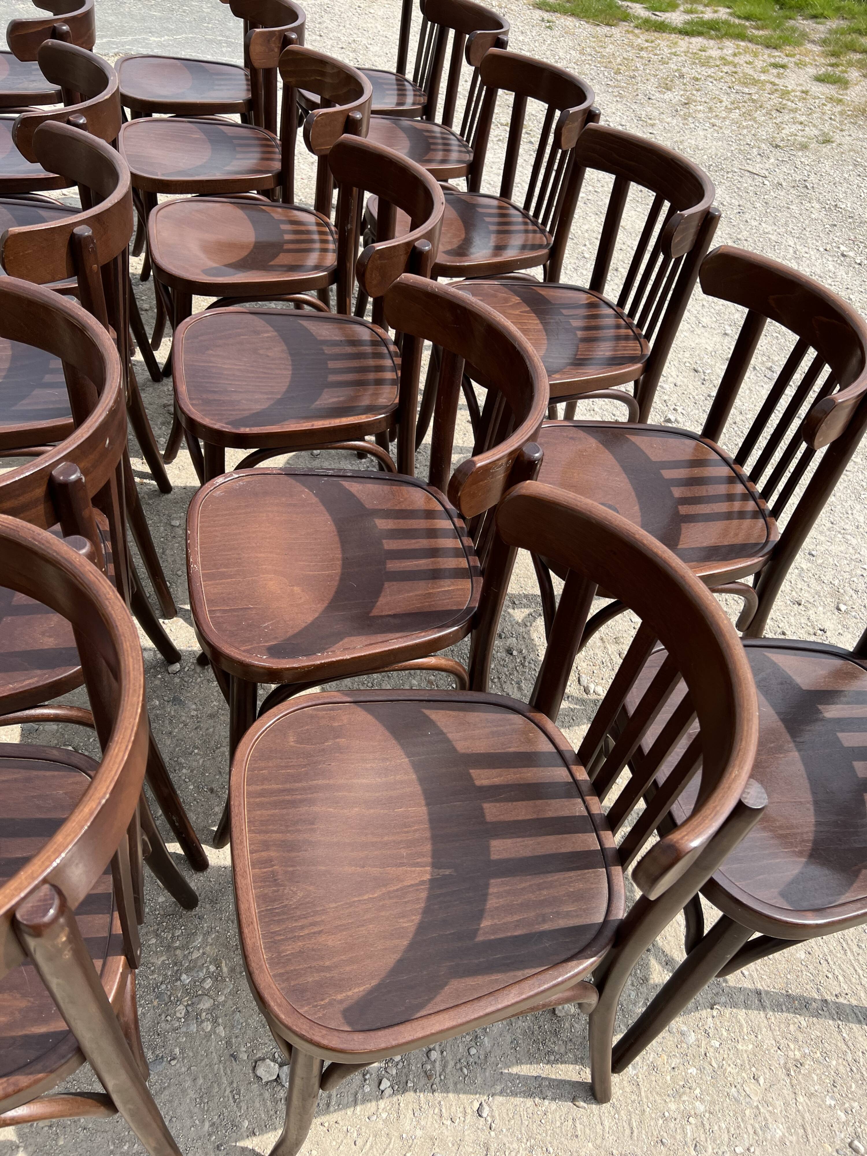 Set of 17 bistro chairs with bars