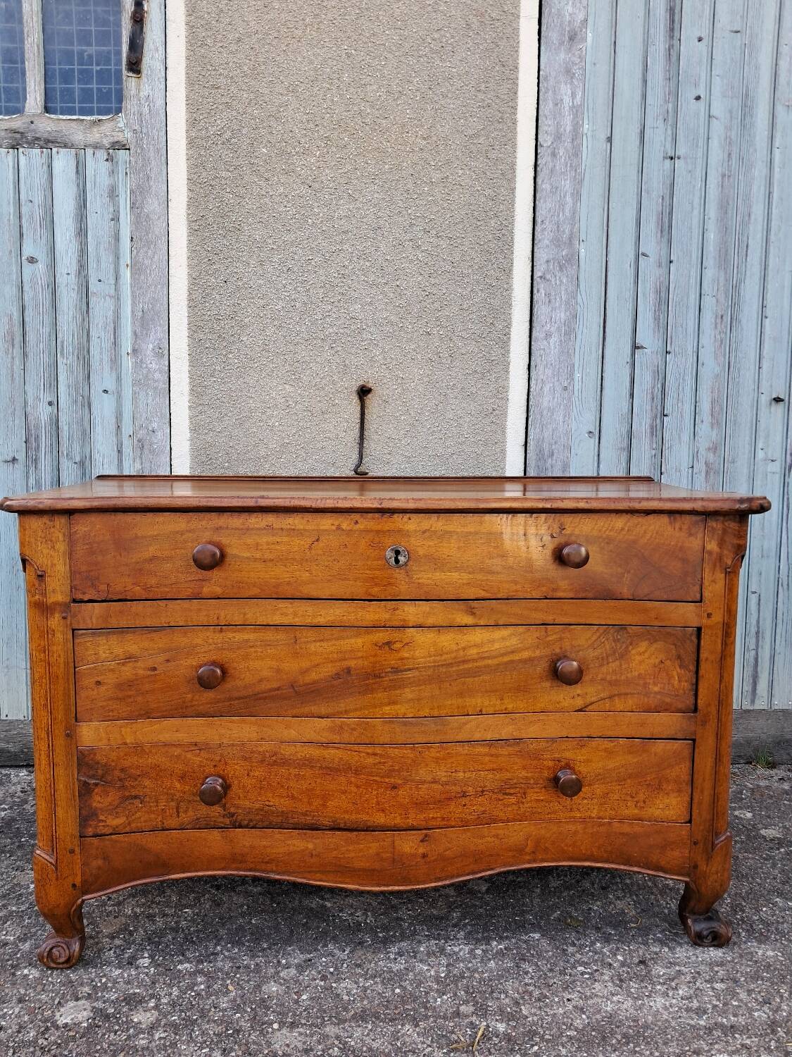 Commode Louis XV en noyer
