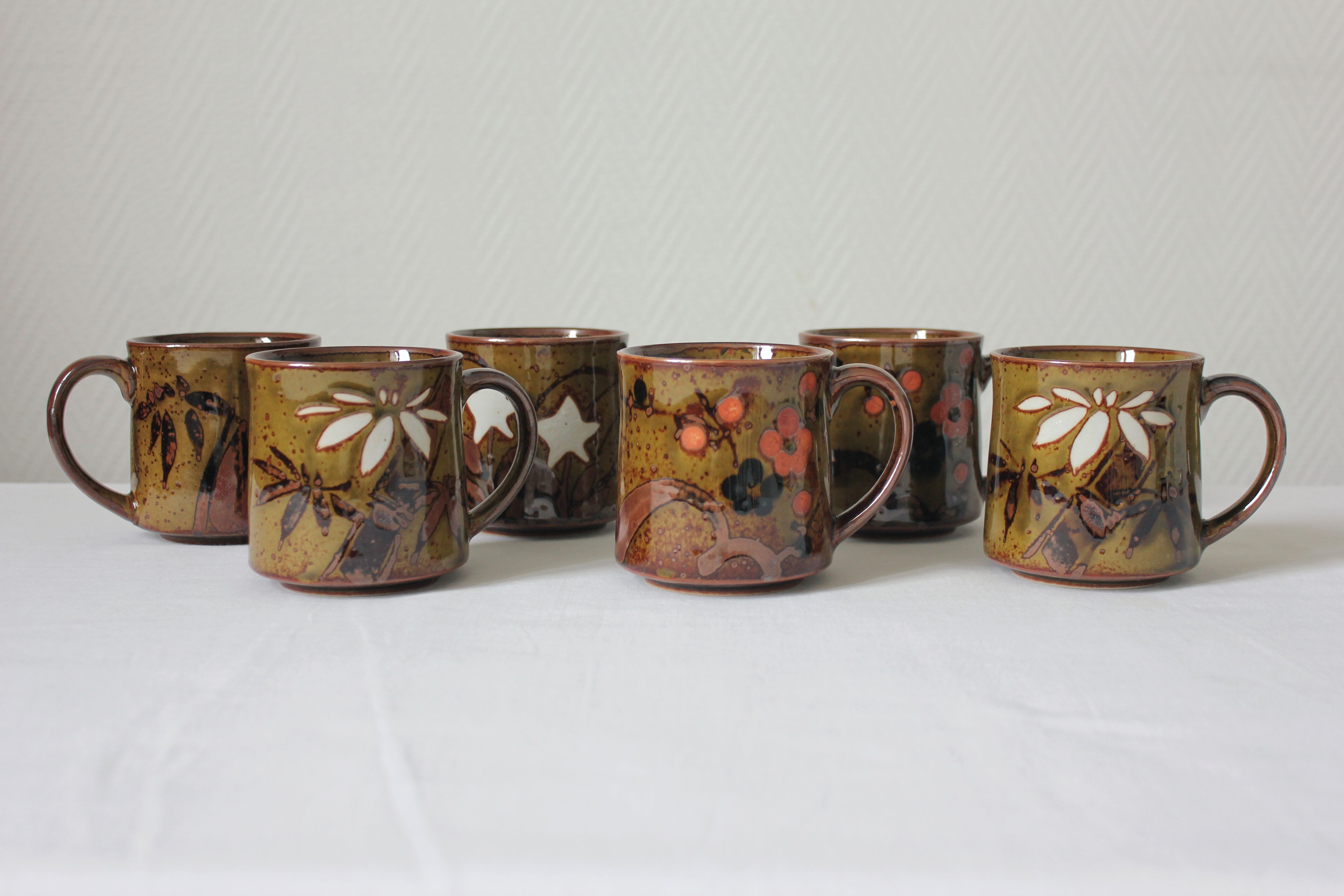 6 mugs en grès flambé vintage années 70