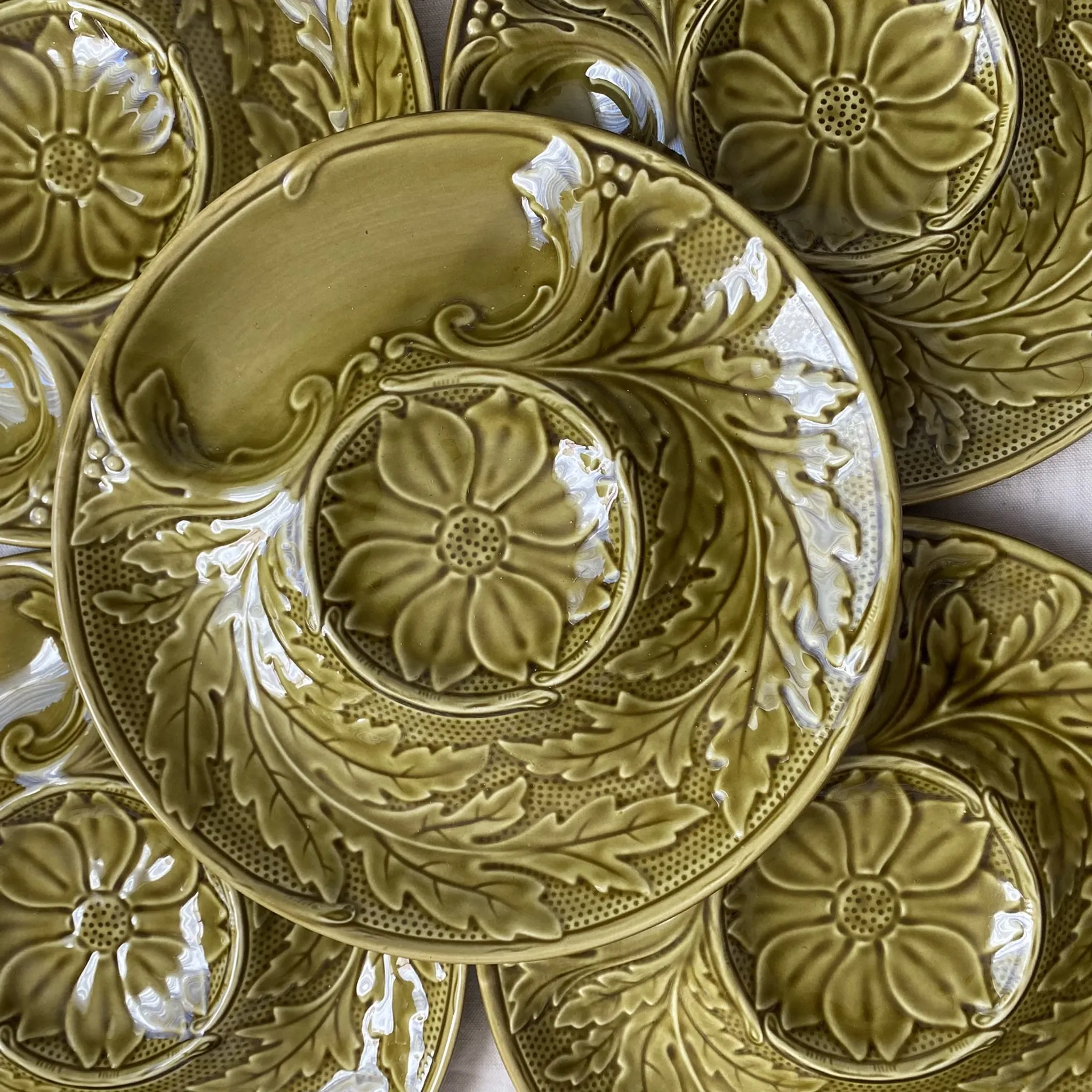Artichoke service in Gien slipware