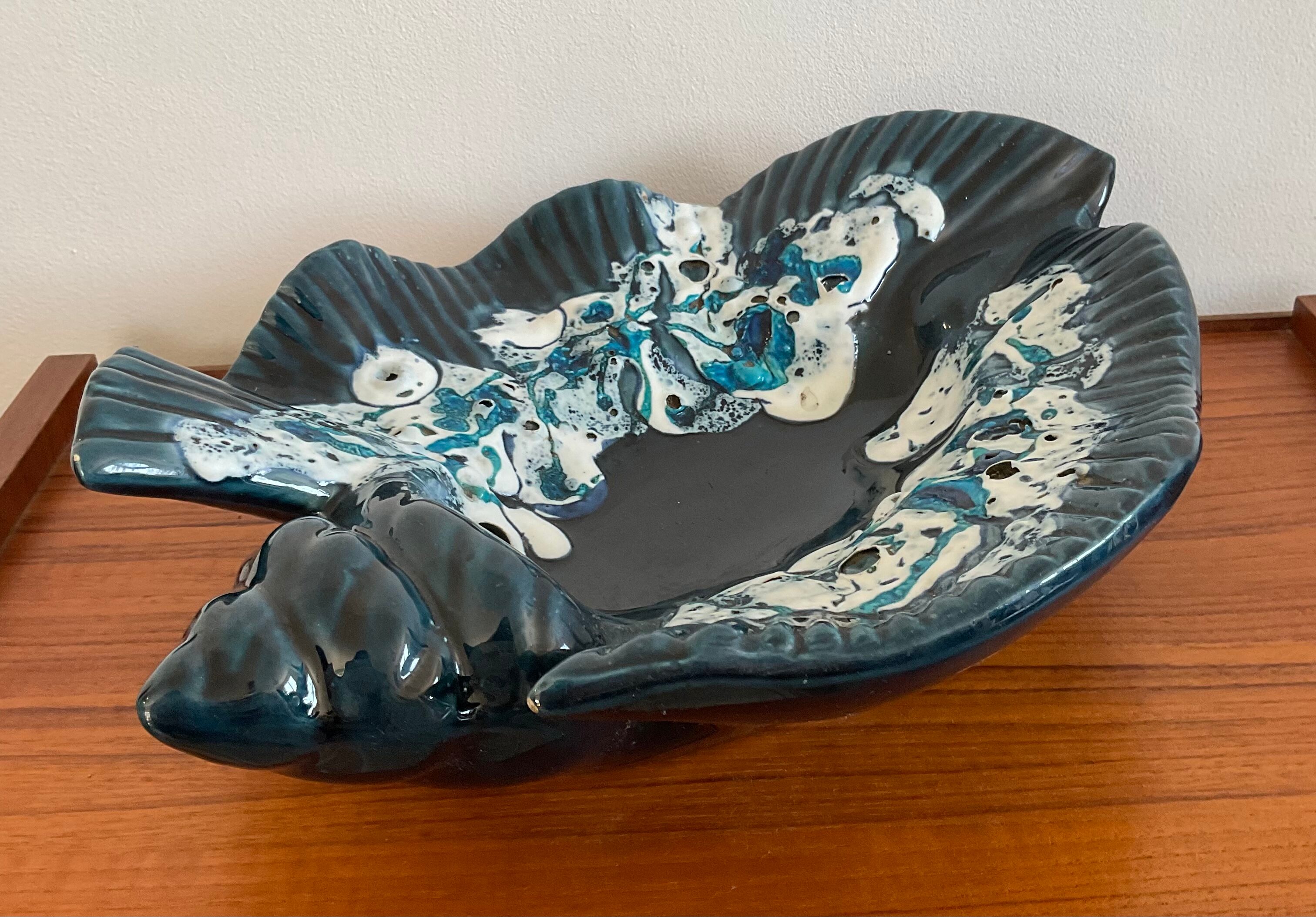 Void pocket vintage shell cut glazed ceramic
