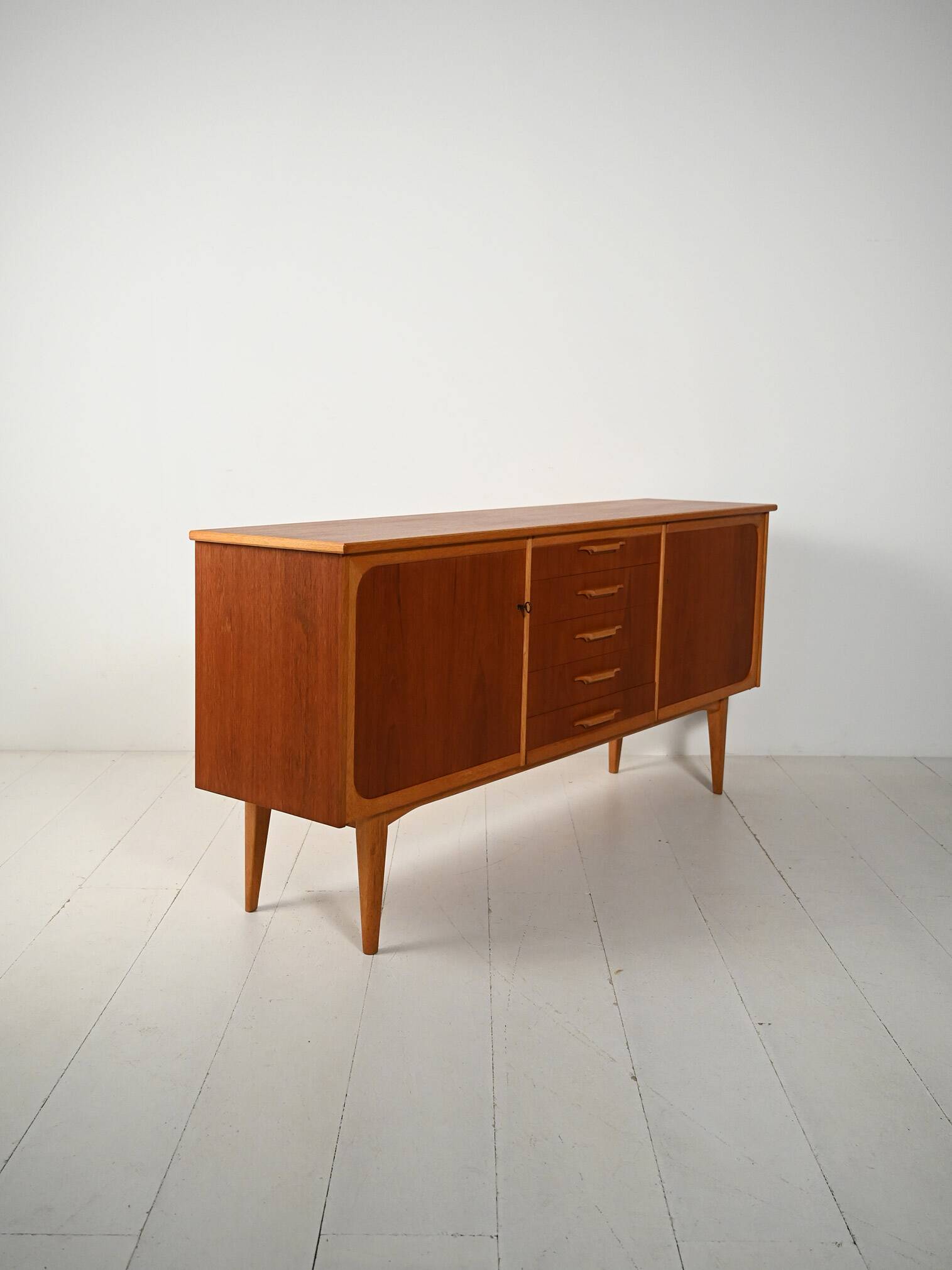 Scandinavian vintage Sideboard in Teak and Oak