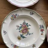 Set of 8 mismatched soup plates