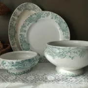 Small soup tureen base, ironstone, St-Amand, Lebacqz & Bouchart "Persian"