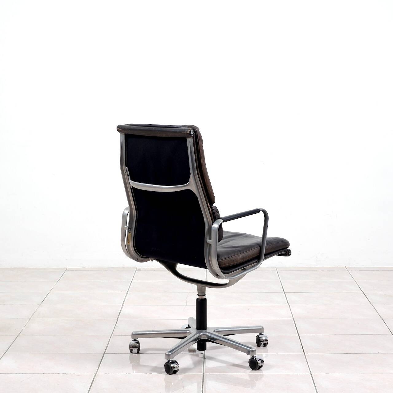 Chaise de bureau Eames Soft Pad du gouvernement de Basse-Autriche