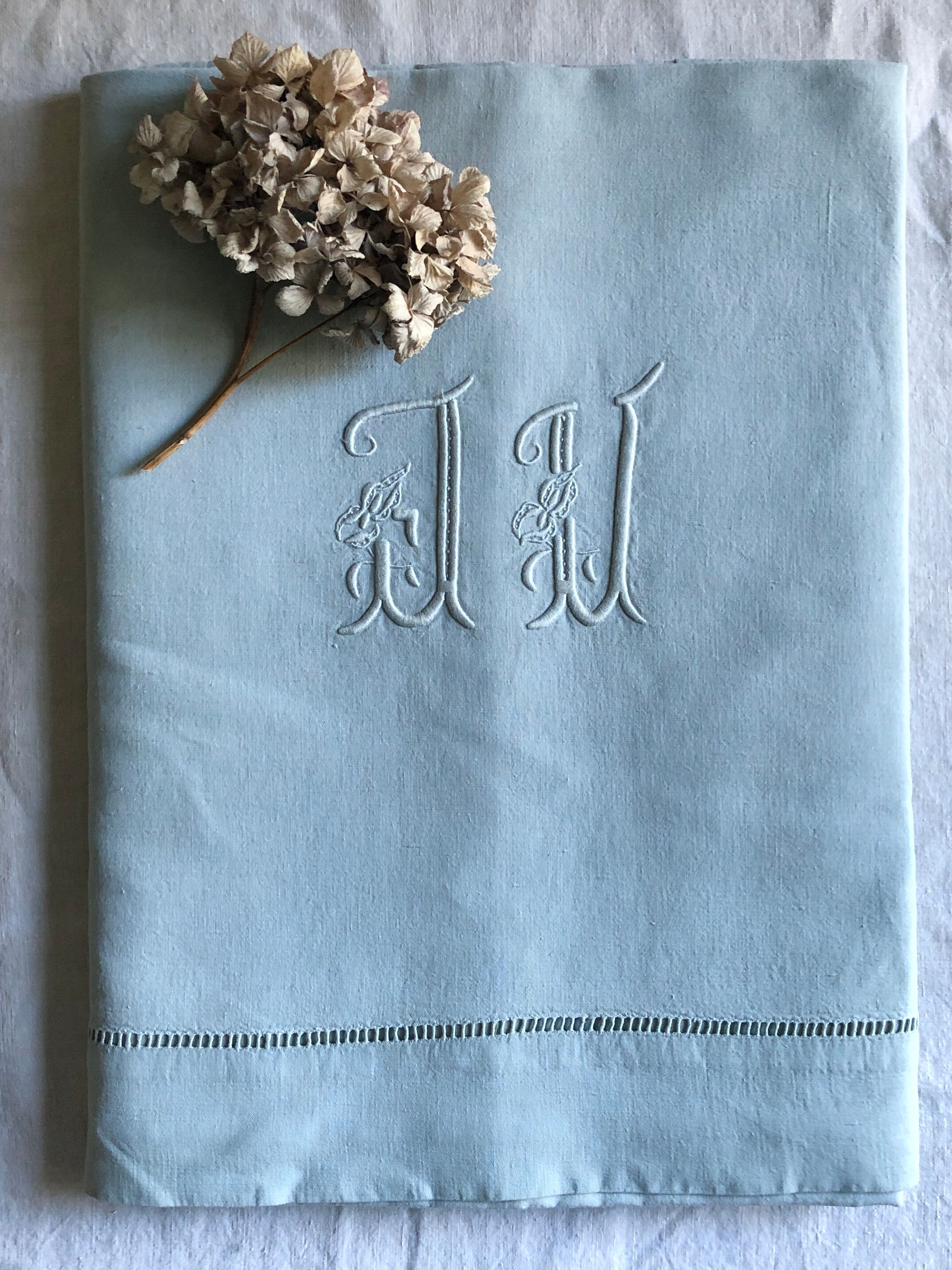 Drap ancien en lin et coton teinté en céladon