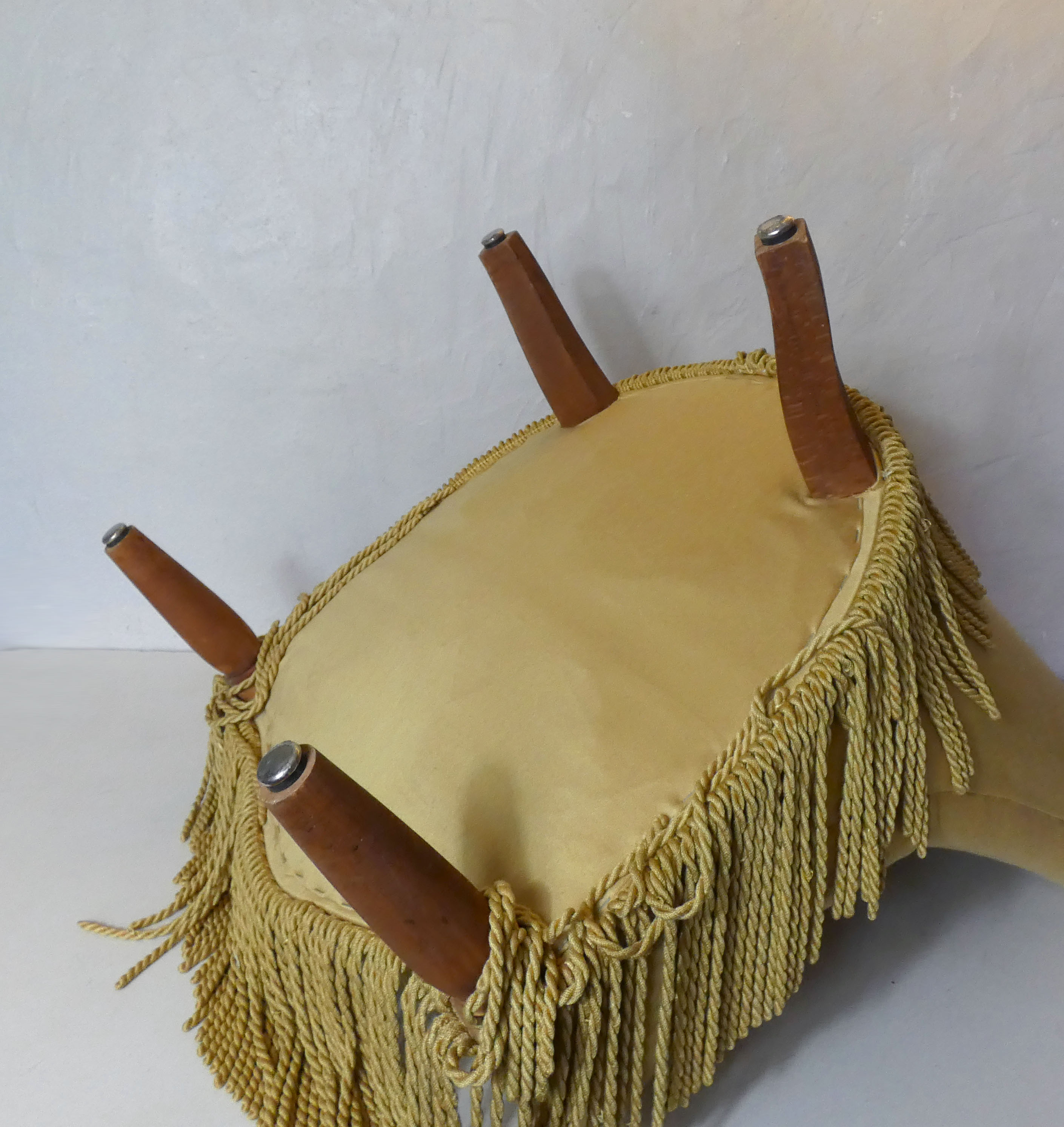 Antique gold toad armchair