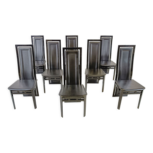 Ensemble de huit chaises de salle