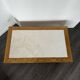 Table basse vintage en bois (chêne massif) et marbre