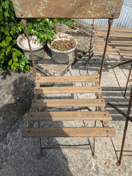 Set of folding garden chairs