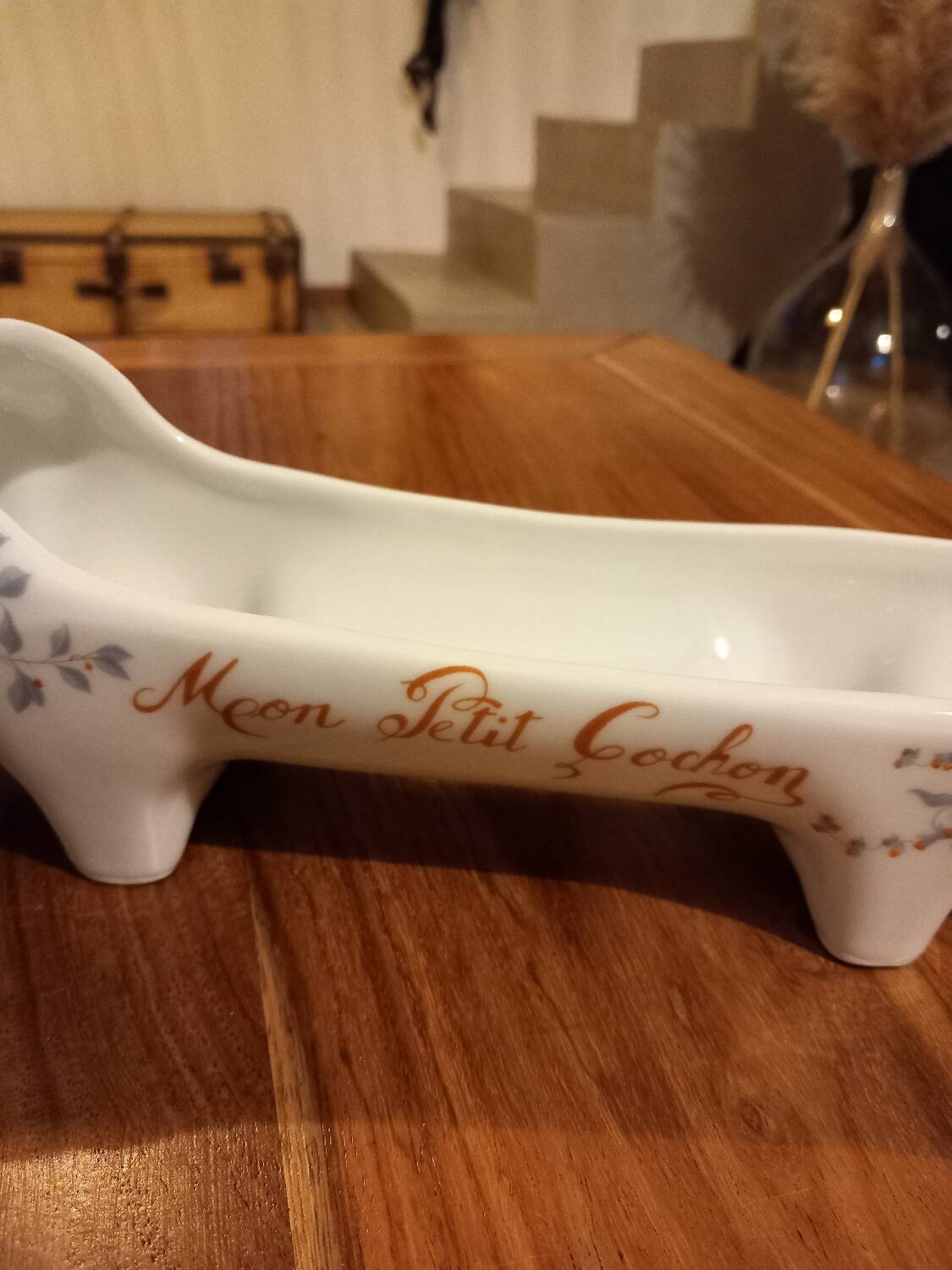 Porcelain pig's head serving dish for sausage