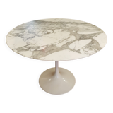 Marble tulip round table by eero saarinen