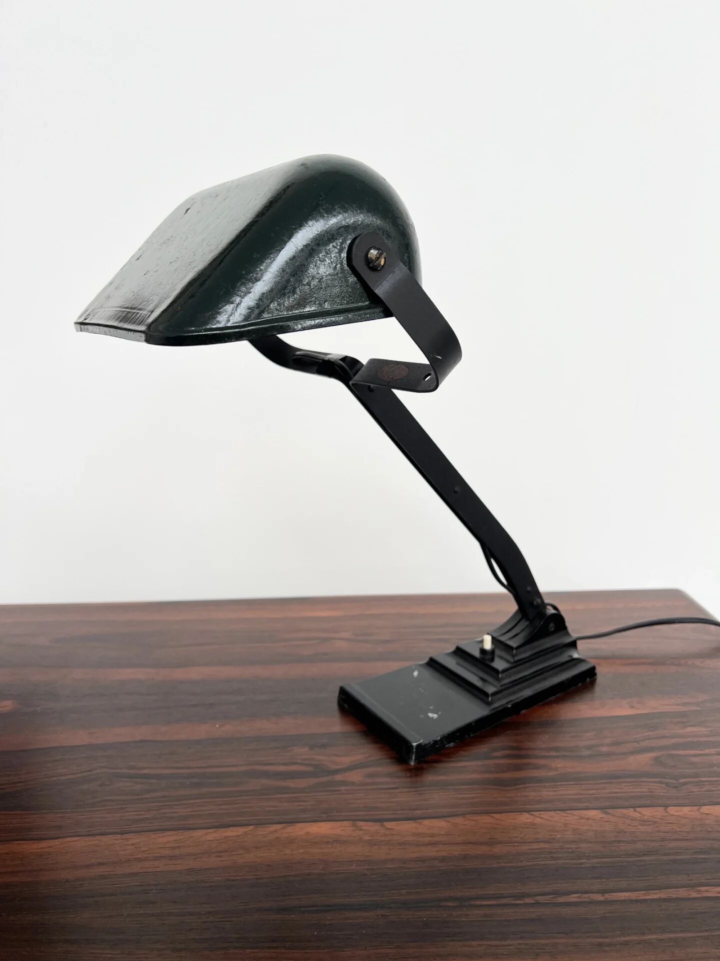Lampe de bureau articulée ERPE — Vert foncé tout métal, Belgique, années 30-40