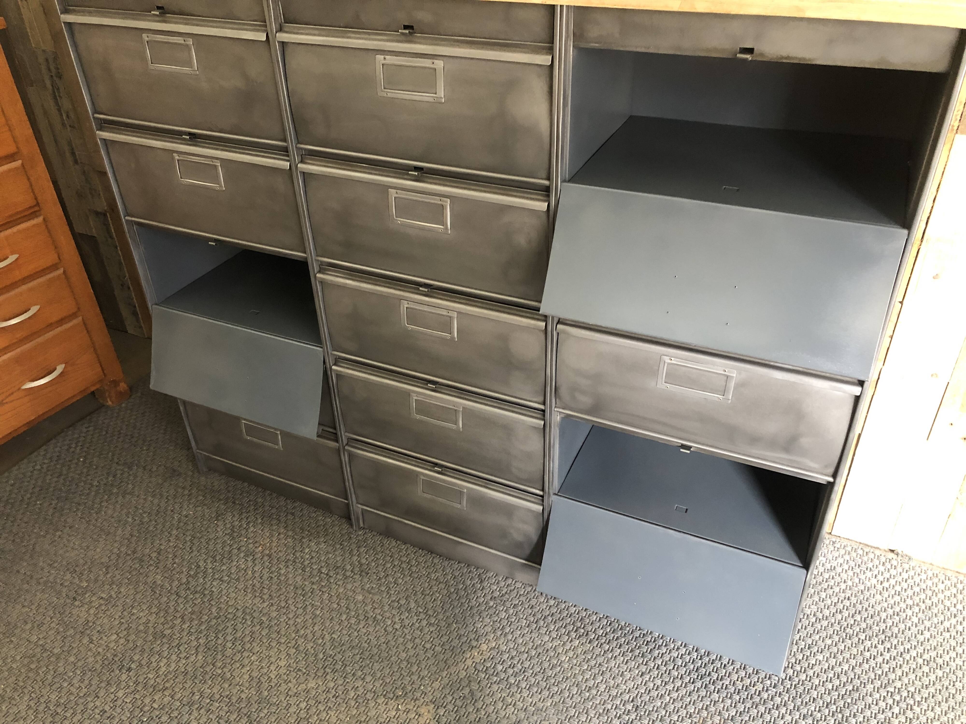 Ronéo industrial furniture with 15 shoe flaps